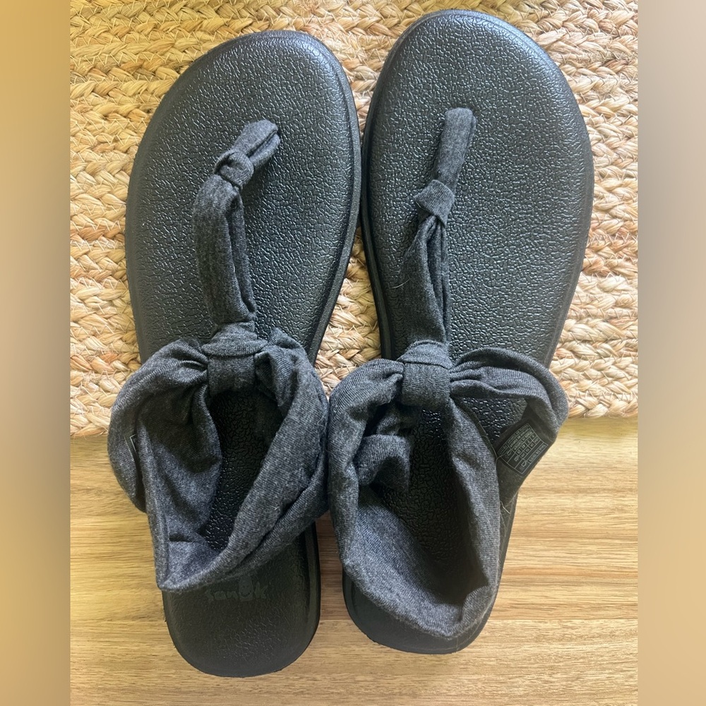 Sanuk Yoga Sling sandal size 9 heathered charcoal